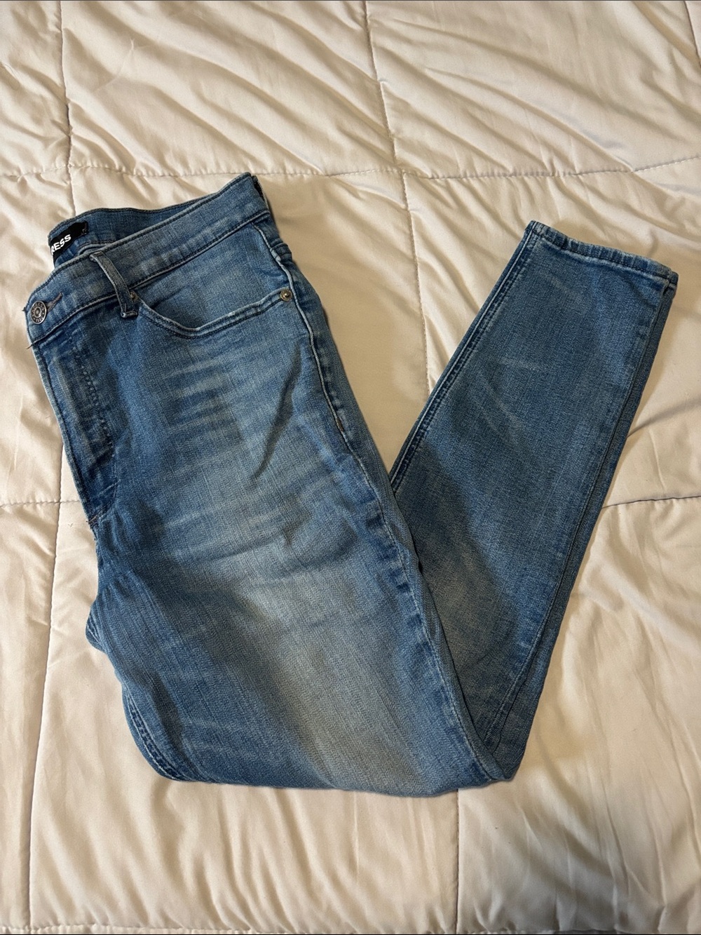 Express Denim Perfect High Rise Jean Legging- 10 short